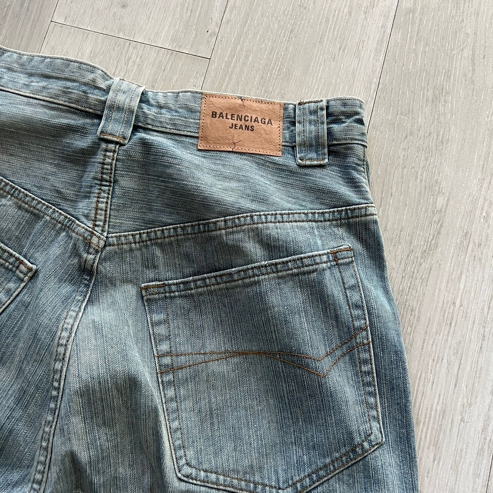 Balenciaga Men's Washed Blue Logo Wide-Leg Jeans - Picture 5 of 12